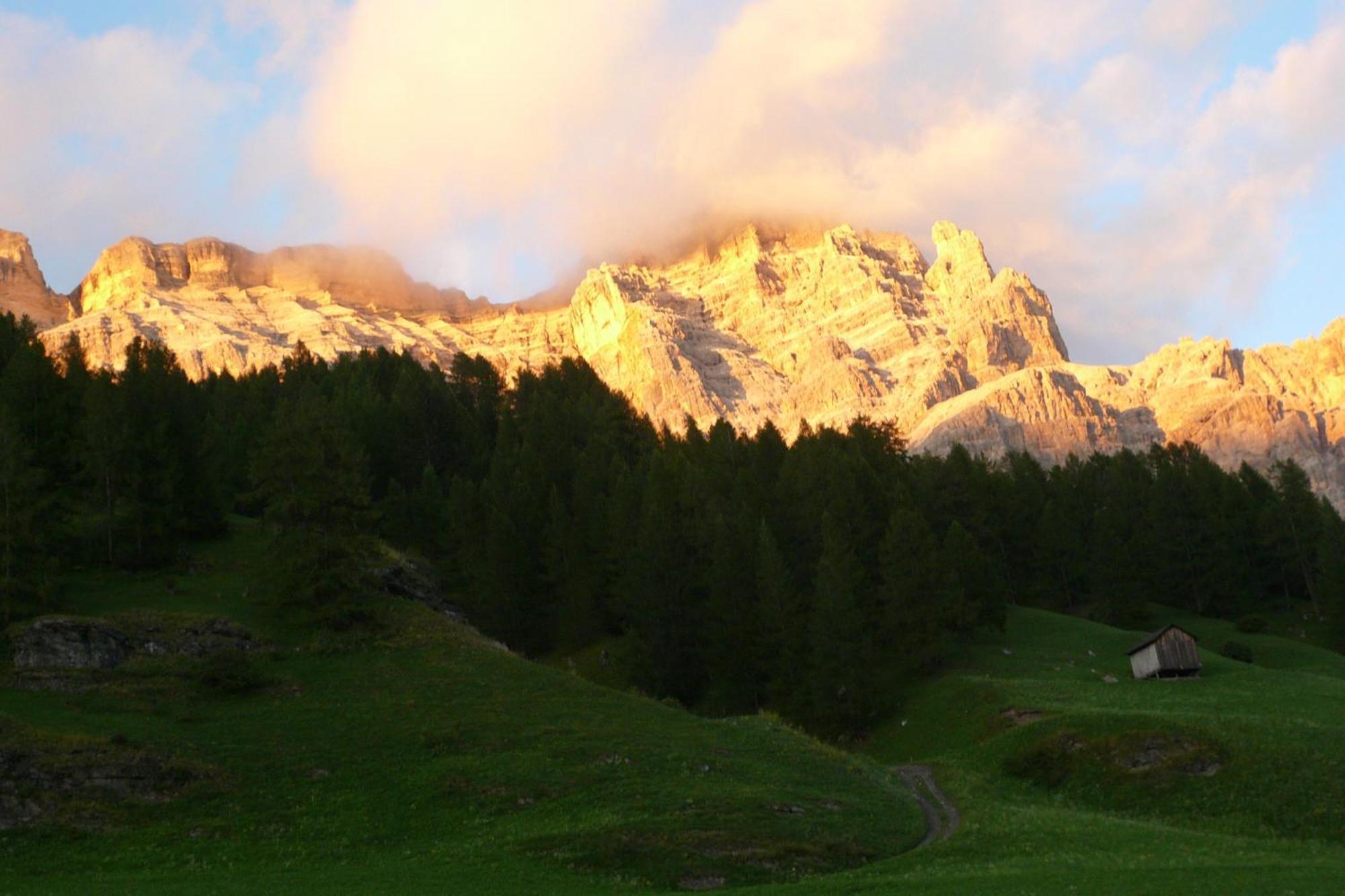 Garni Jasmin Hotell San Cassiano  Exteriör bild