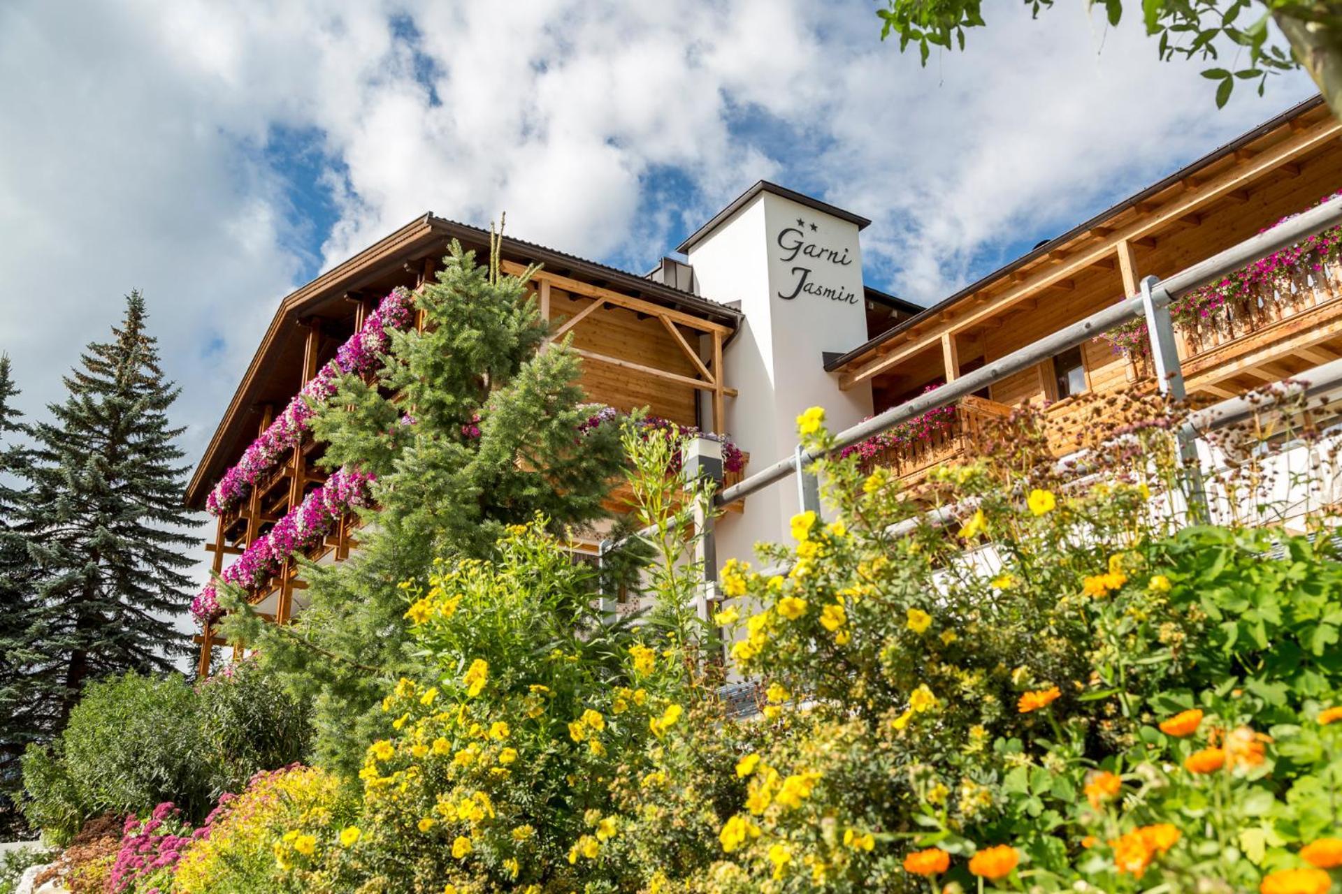 Garni Jasmin Hotell San Cassiano  Exteriör bild